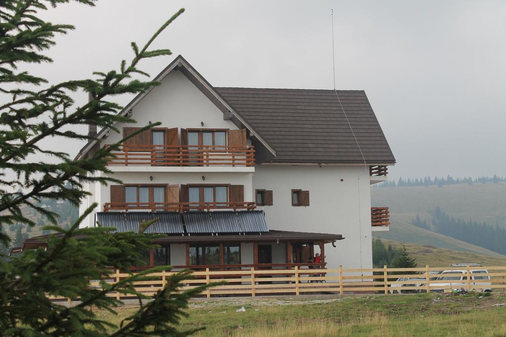 Pensiunea Muntele Alb Horezu Extérieur photo